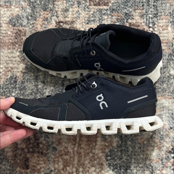 On Cloud 5 Running Womens Black and White Athletic Shoes - Picture 6 of 10